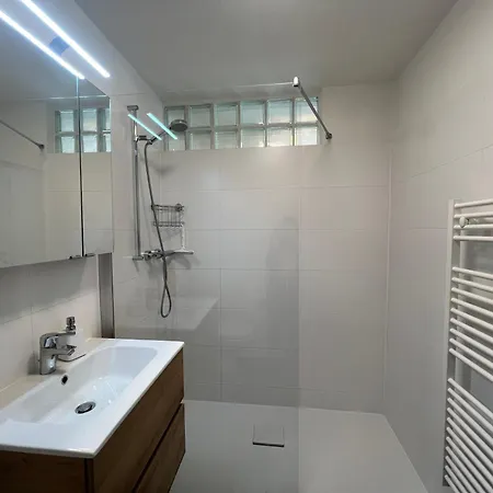 App 3 Min Walk To Seefeld Center Apartament