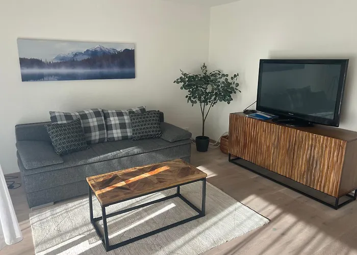 App 3 Min Walk To Seefeld Center