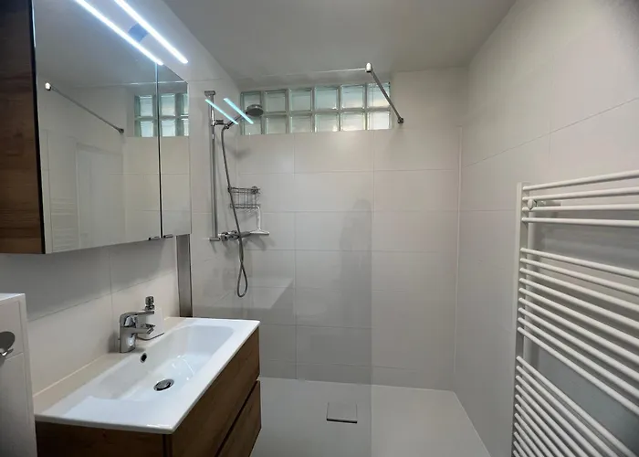 App 3 Min Walk To Seefeld Center 아파트
