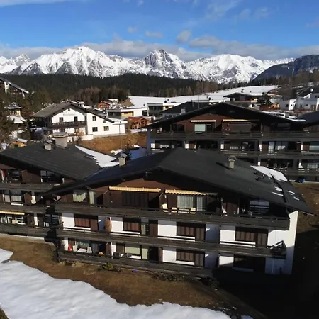 App 3 Min Walk To Seefeld Center شقة